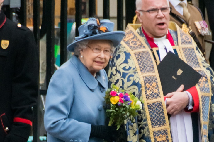 Королева Англии готовит обращение к нации