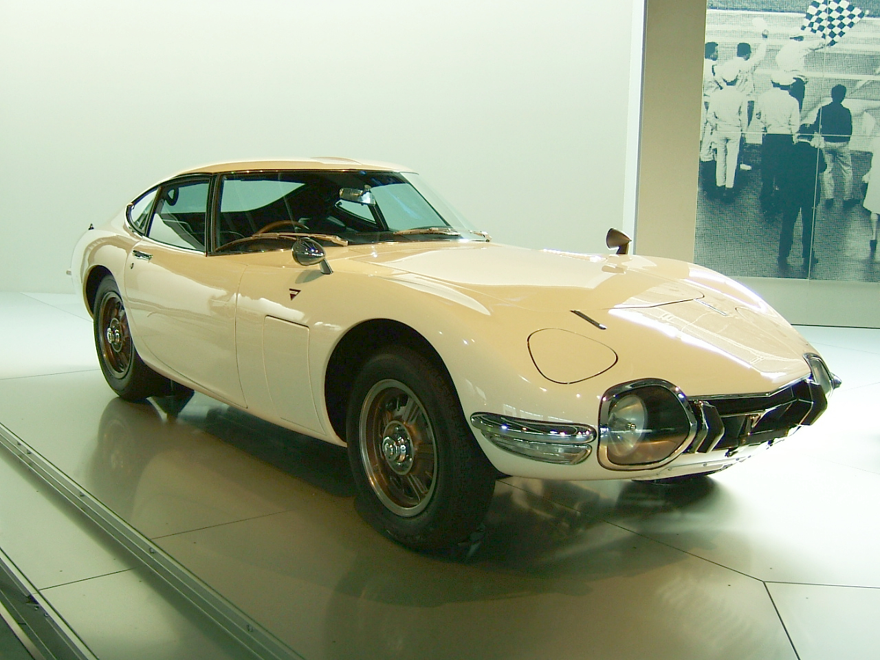 Это вам не корыто: Toyota 2000GT в 53 года выглядит как новая