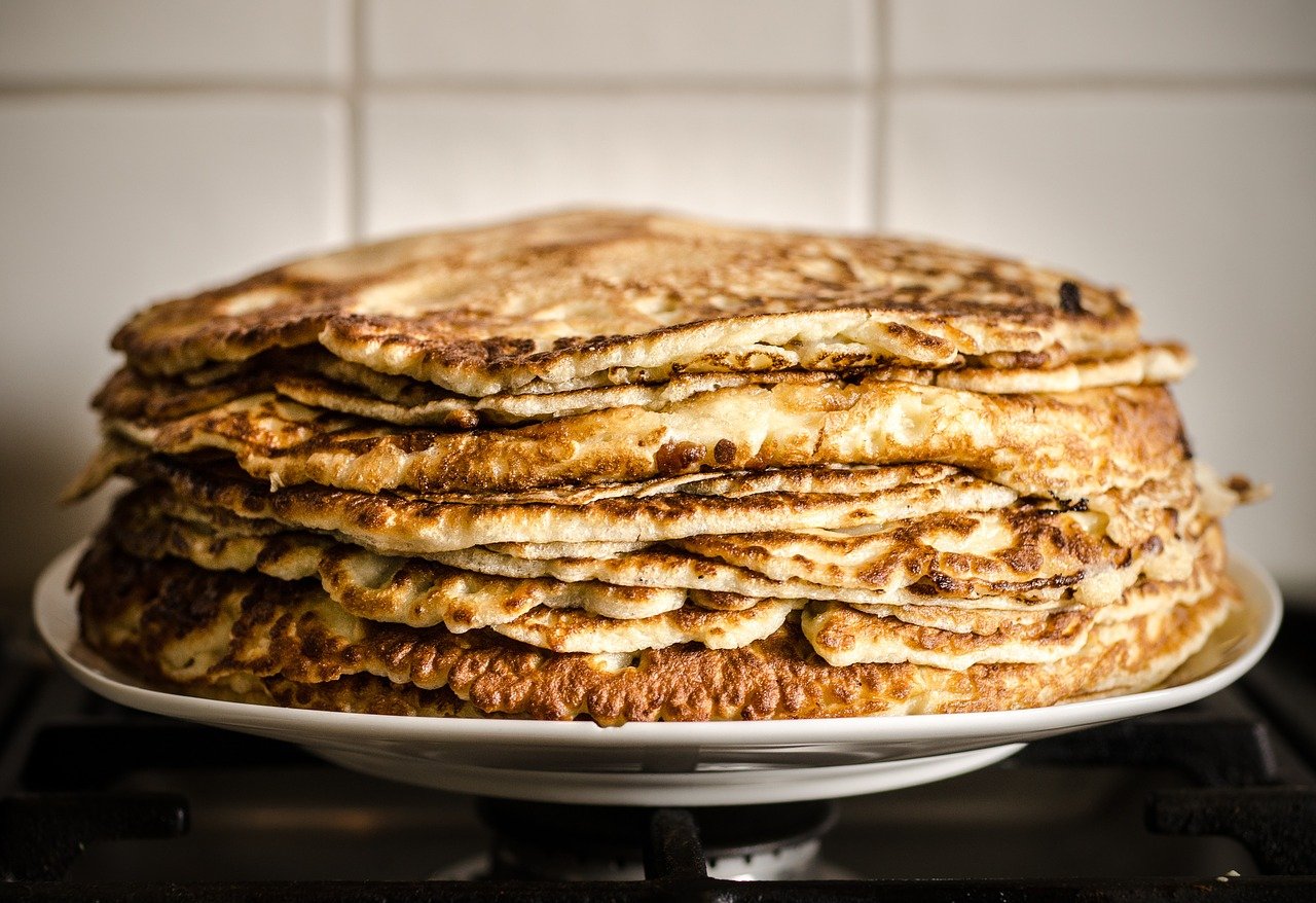 Лицо Масленицы: Бабкина поделилась рецептом приготовления вкусных блинов