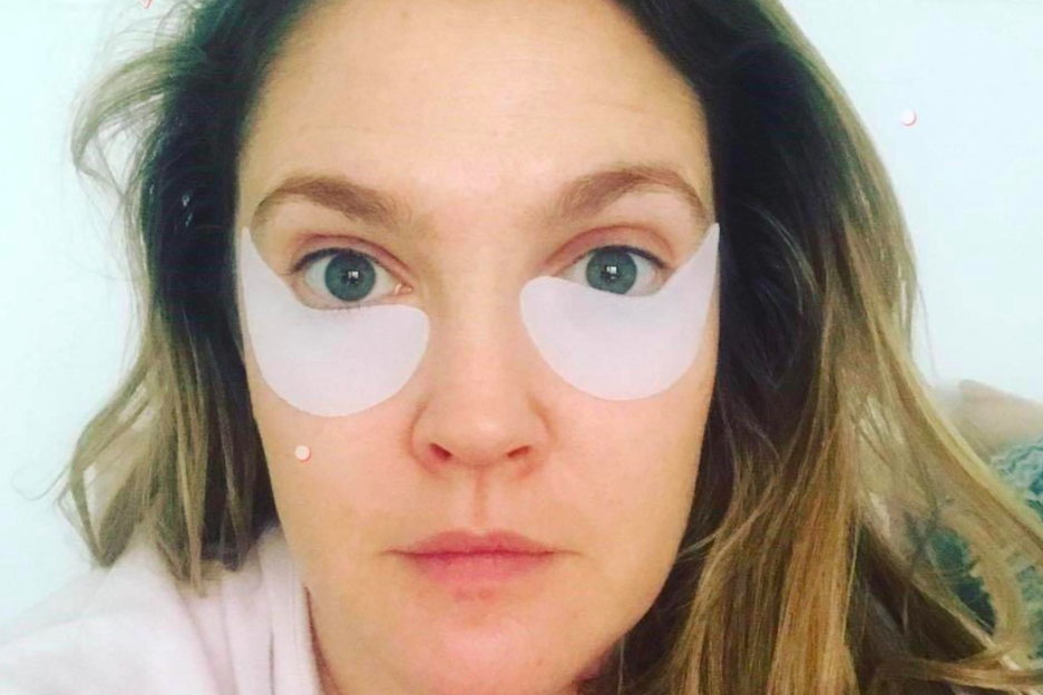3 способа скрыть синяки под глазами с помощью макияжа. Все просто, важно не переборщить