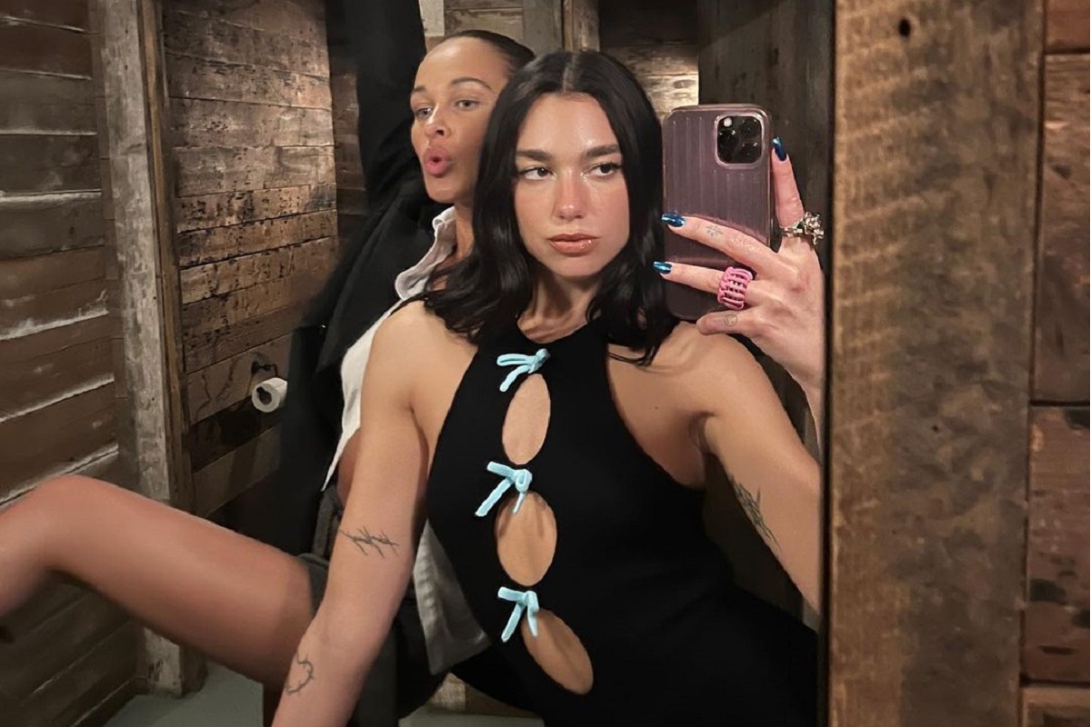 PHOTO: Dua Lipa showed a sensual selfie from the bath