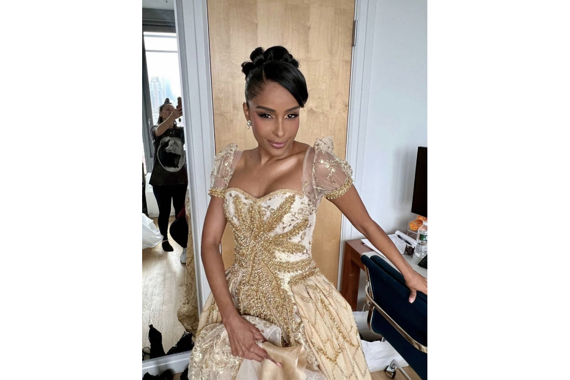 Met Gala reporter Genesis Suero outshines celebrities: VIDEO Met Gala reporter Genesis Suero outshines celebrities: VIDEO