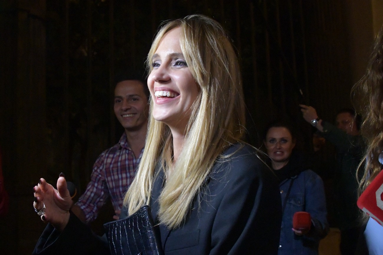 Қынаптар мен кискалардың қырынған порно видеолары