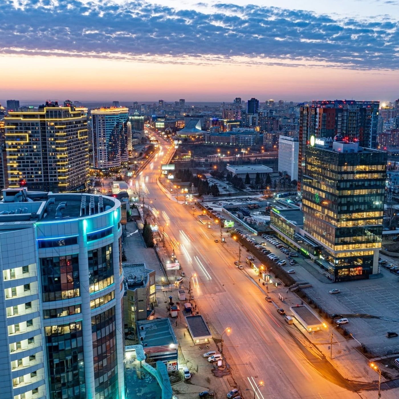 Именинника арестовали за фотографию торта с запрещенной символикой Именинника арестовали за фотографию торта с запрещенной символикой