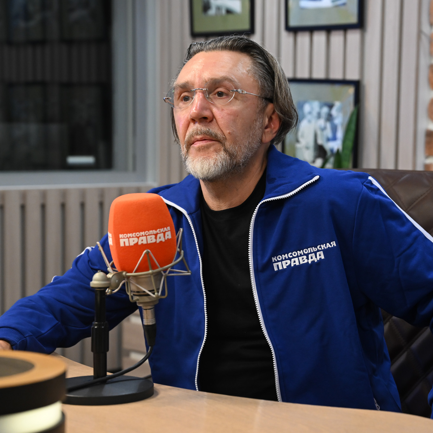 Шнуров выпустил песню «Ленинграда», в которой 41 раз сказал слово на букву «Хэ»