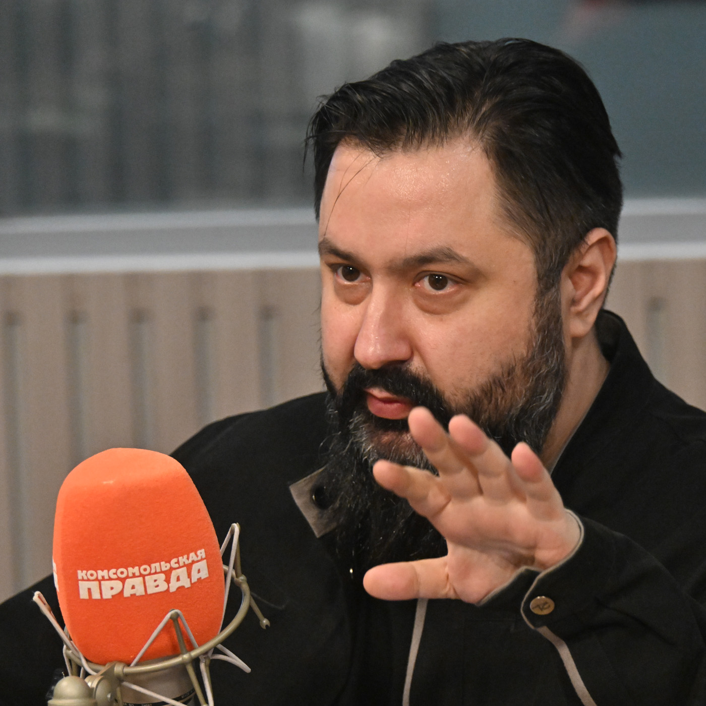 Почему Аким Апачев поёт на украинском языке