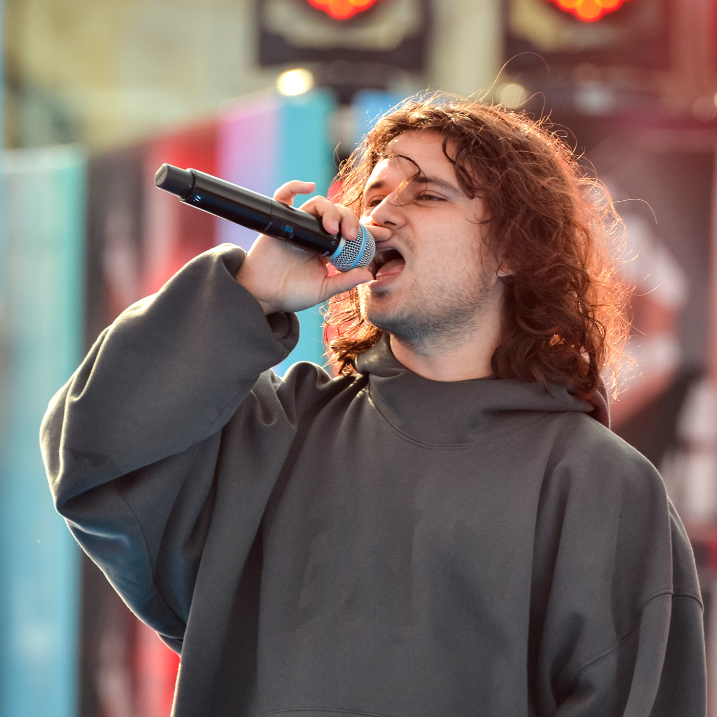SALUKI выпустил электронный альбом «EUPHORIA» с очень плохими текстами episode artwork
