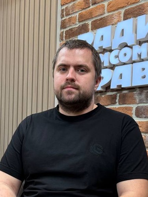 Дмитрий Лукин, Генеральный директор экосистемы компьютерных клубов Langame (Лангейм.ру), Член ассоциации развития киберспортивной инфраструктуры. Учредитель ООО РВИ. Основатель сети компьютерных клубов F5 Центр киберспорта в Москве