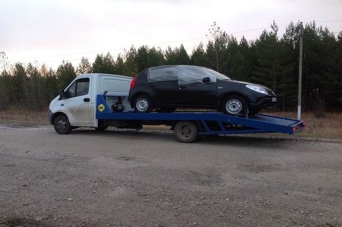 Водитель эвакуатора совершил поджог автомобилей