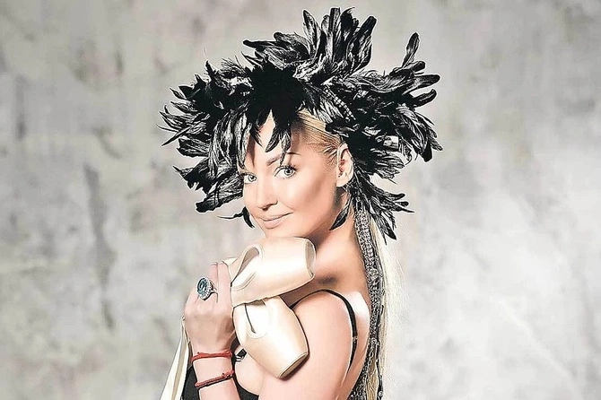 Ит стиліндегі шұлықтағы бля