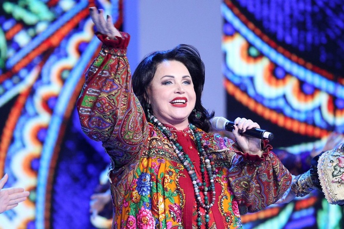 Надежде Бабкиной посоветовали обзавестись деревенскими холопами