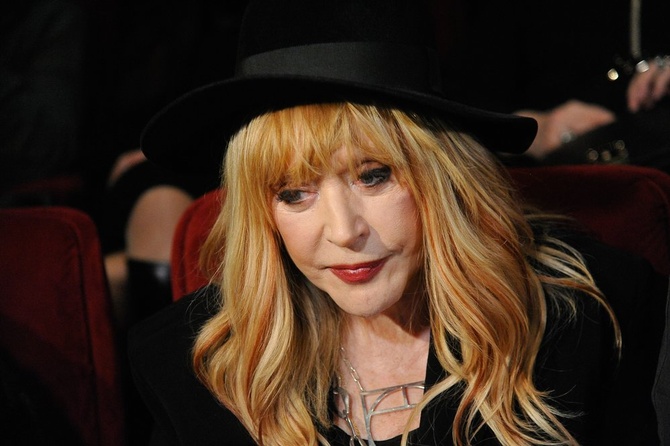 Пугачева опубликовала видео из «подпольной» парикмахерской