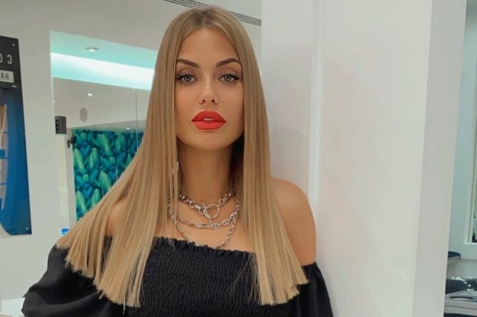 «Могу позволить зарабатывать»: Боня посочувствовала бедным россиянам