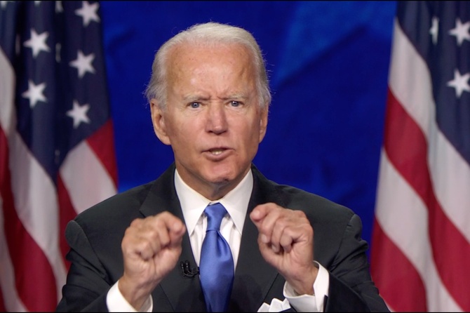 Обещание из бункера: Домрин высмеял планы Байдена победить COVID