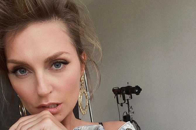 «Бешеная страсть»: Сафонов придушил Савельеву на семейной фотосессии