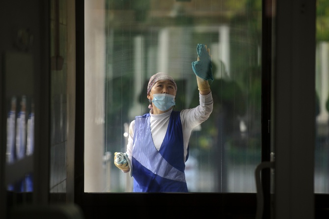 «Люди ко всему привыкают»: психолог Чудинова о спокойствии россиян перед второй волной эпидемии