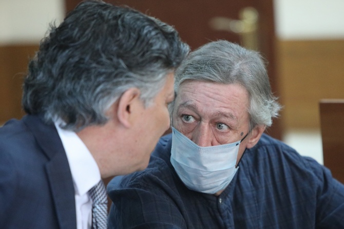 «Мы были вынуждены»: родственники Сергея Захарова сбежали за границу