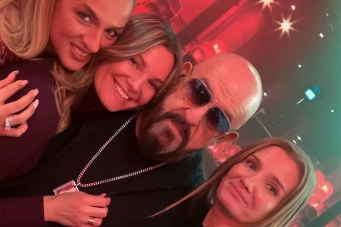 Темная лошадка: новая жена Шуфутинского воспитывает дочь