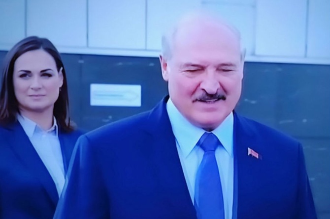 Салин: придет Запад с «венесуэльским» вариантом и признает Тихановскую