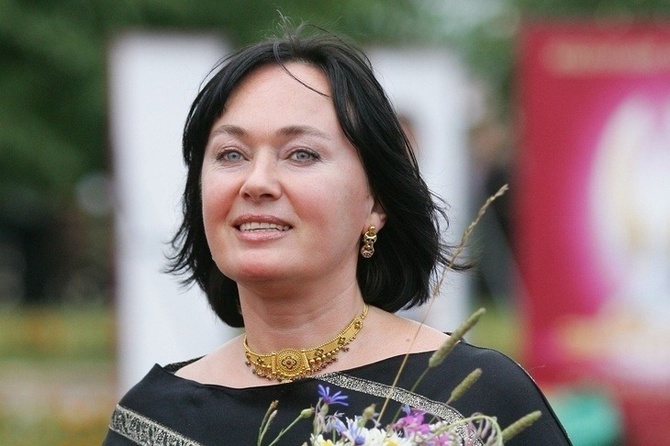 «Плюнула мне в ладонь»: дочь-веганка Ларисы Гузеевой отказалась от еды