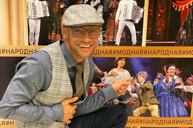 Жена о ситуации с Хрусталевым: «Ударьтесь об стену, полезное дело»