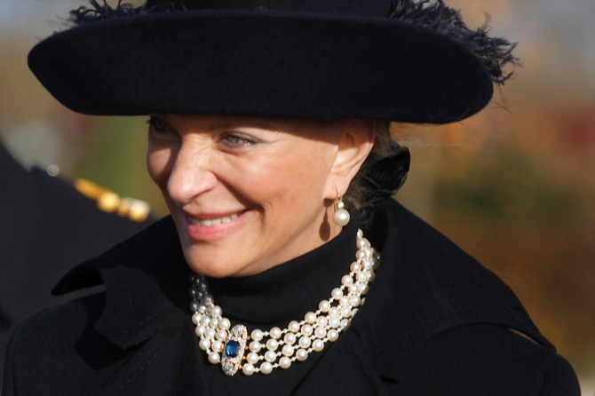 Лихорадит неделями: заболела еще одна британская принцесса