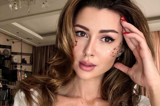 «Какая худенькая»: поклонники попросили истощавшую дочь Заворотнюк начать есть