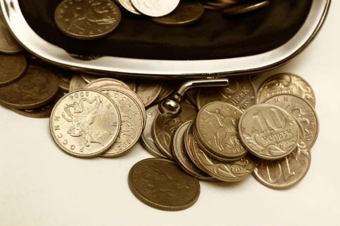 Подстелить соломки: почти две трети россиян собрались копить деньги в 2021 году