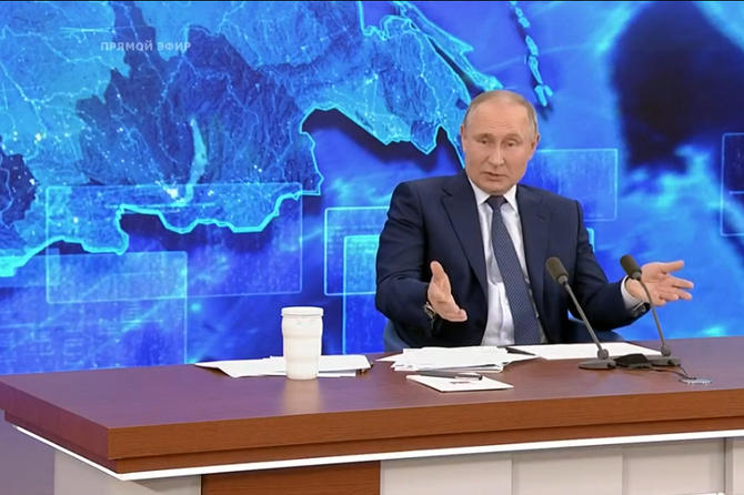«У вузов почти нет жирка»: Путин ответил, снизят ли плату из-за онлайн-обучения