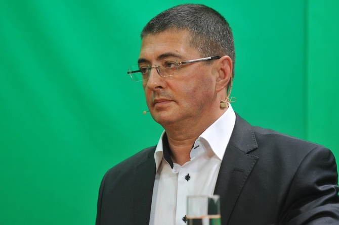 Доктор Мясников назвал привычку вреднее курения сигарет