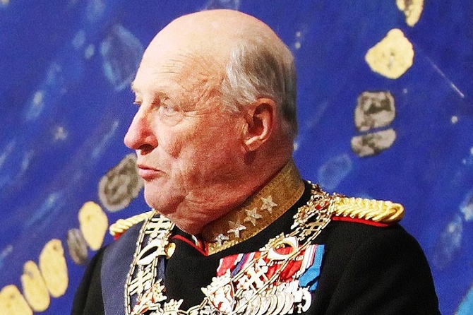 «Отпуск по болезни»: 83-летний король Норвегии временно сложил полномочия