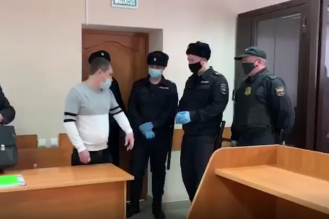 сола посадили. кирилл бунин стопхам суд. женщины под стражей. уголовное дело. сола посадили.