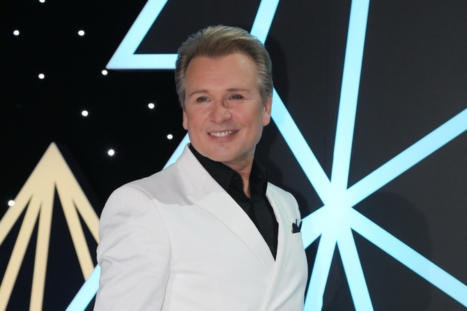 «Ой, какой хорошенький!»: Александр Малинин показал армейский снимок 70-х годов