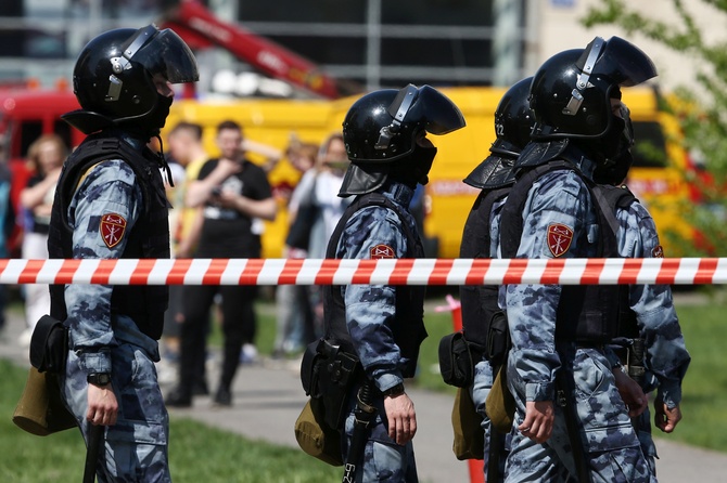 «Пол затрясся»: ученик гимназии в Казани, где произошла стрельба, рассказал о нападении 