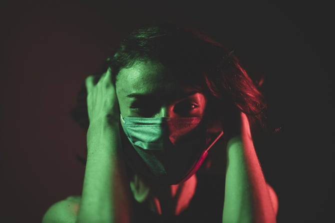 «Адский фанатизм»: Соседов поддержал безмасочную вечеринку Крида