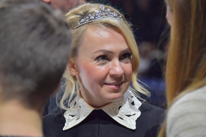 Рудковскую разнесли за использование детских вожжей