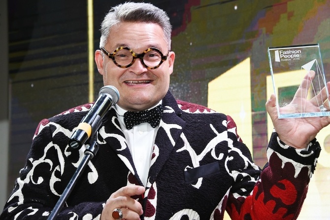 Васильев показал «гениальные» ботинки, которые стройнят ногу и увеличивают рост