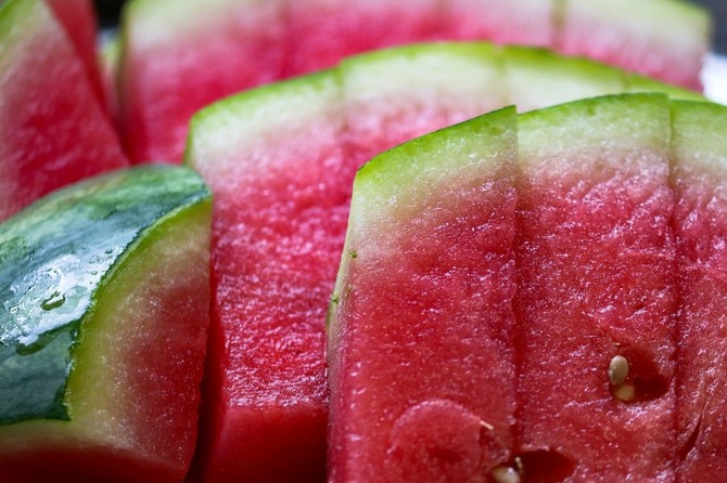 Нарочно себя травил: дезинфектор съел арбуз с ядом, чтобы проверить версию о гибели москвичек