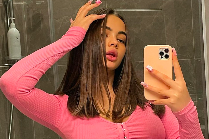 Валя Карнавал и DJ Smash сражаются с зомби