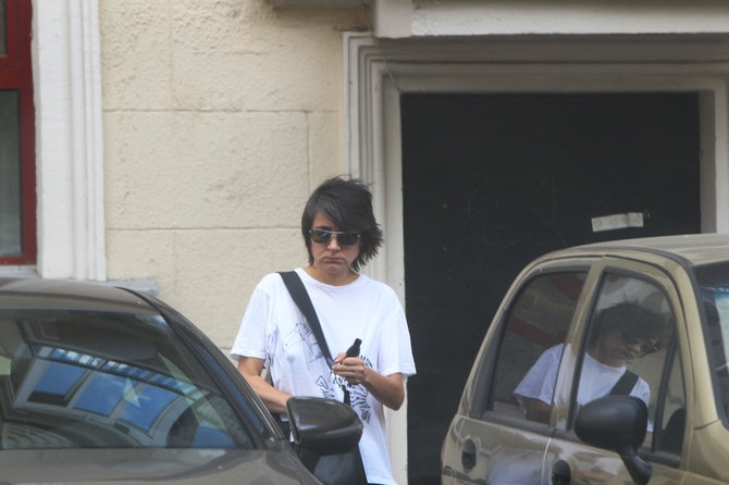 «Назвал наркоманкой»: Земфира через суд требует от Евгения Гришковца 1,5 млн рублей