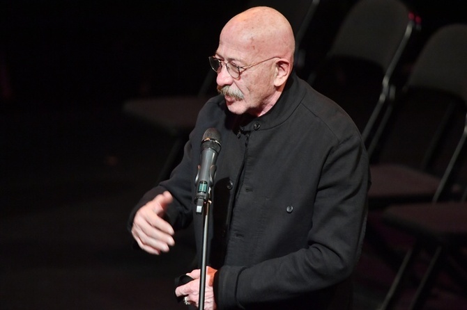 Oops!: Александр Розенбаум уморительно перепел хит Бритни Спирс Видео