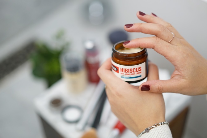 Косметолог назвал топ процедур для кожи в осенний период