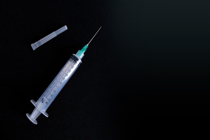 Иммунолог Жемчугов объяснил проигрыш информационной войны за вакцины