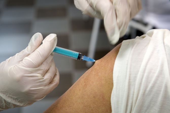 И дальше будут умирать: вирусолог Альтштейн заявил о прохождении пика COVID-19 в России