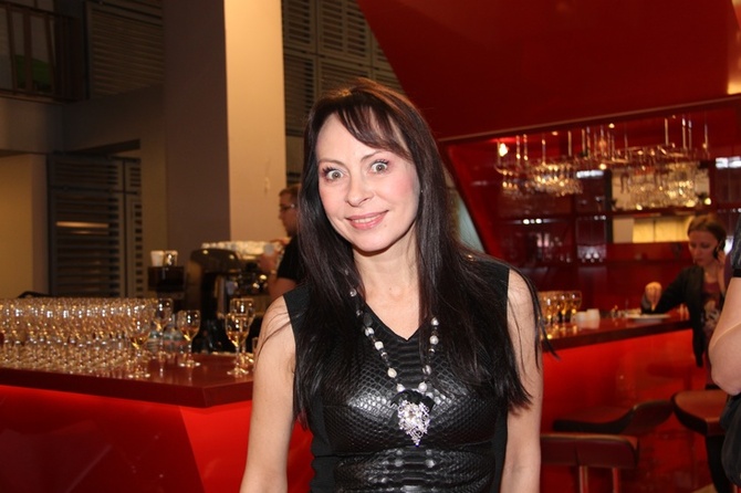 Вредные привычки: названы основные версии причины пожара в квартире Марины Хлебниковой