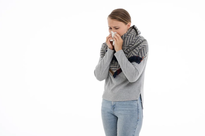 Доктор Комаровский ответил на 7 главных вопросов про капли в нос для детей