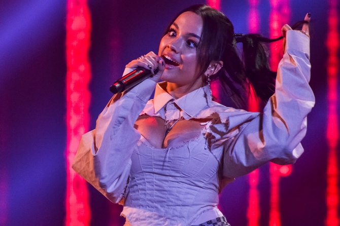 Валя Карнавал выпустила новую песню, в которой рассказала, как стала плохой девочкой: видео