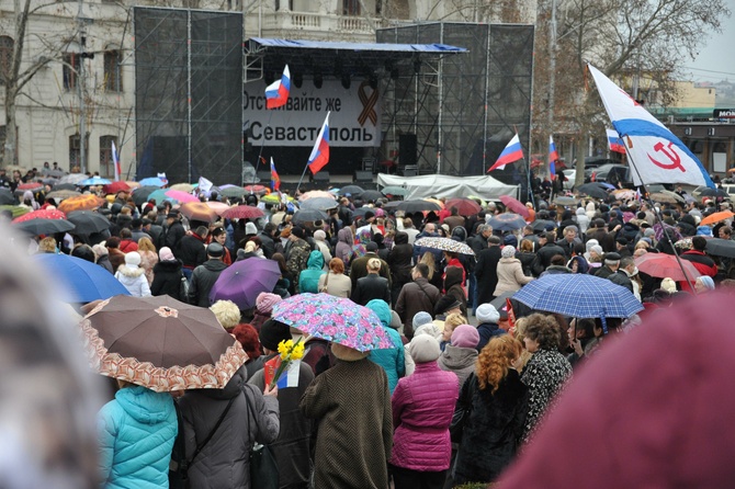 Хотели спасти от вторжения НАТО: Украина сама передала России Крым в 2014 году