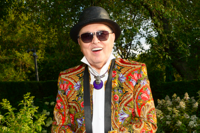 Вячеслав Зайцев решил поставить вакцину и улететь в Париж