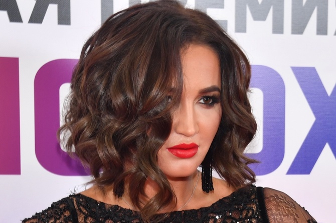 «Он меня насиловал, украл вещи»: автор песен Бузовой обвинила мужа в похищении дочери